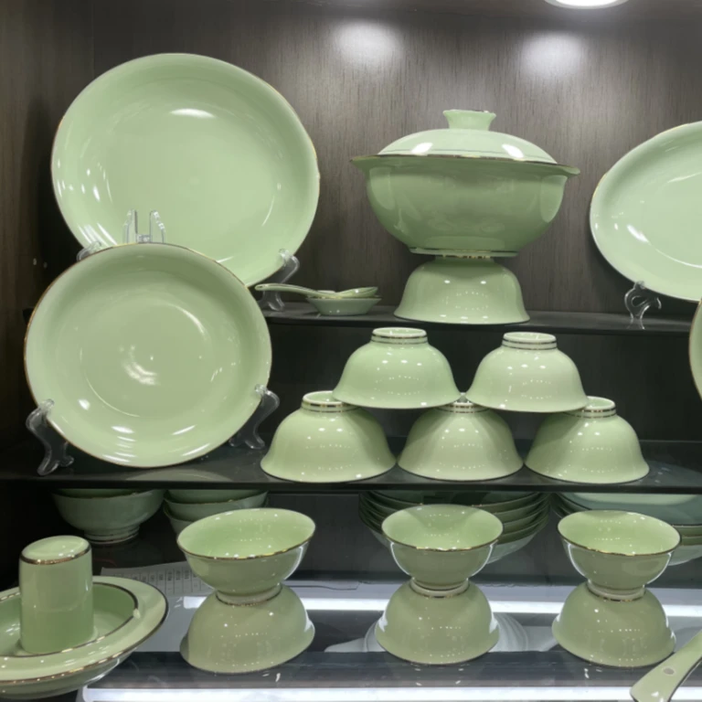 景德镇本地瓷土豆青色