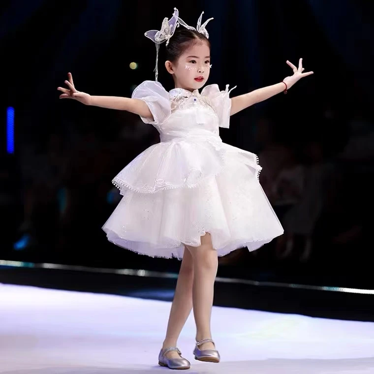 2024新款走秀高端儿童演出服钢琴演奏礼服公主裙泡泡袖白色女童