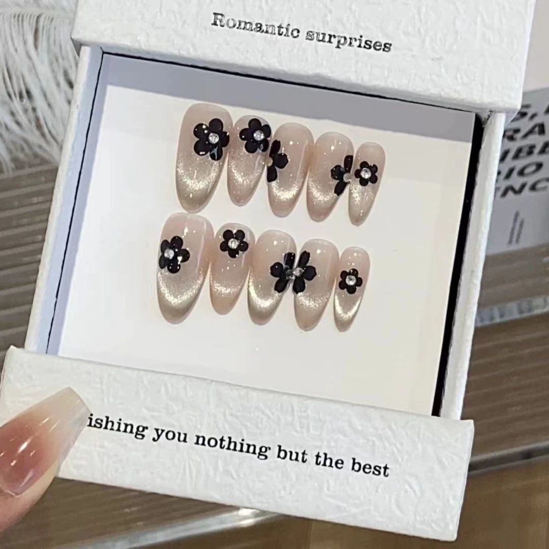 （花语）甜酷少女感山茶花碎钻猫眼显手白显手长纯手工穿戴甲