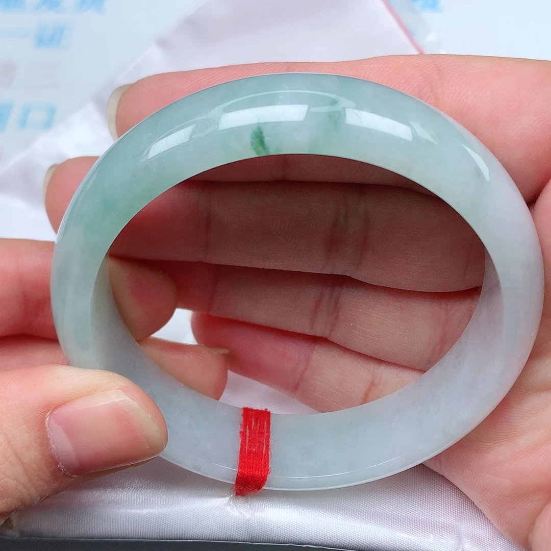 翡翠手镯未镶嵌天然