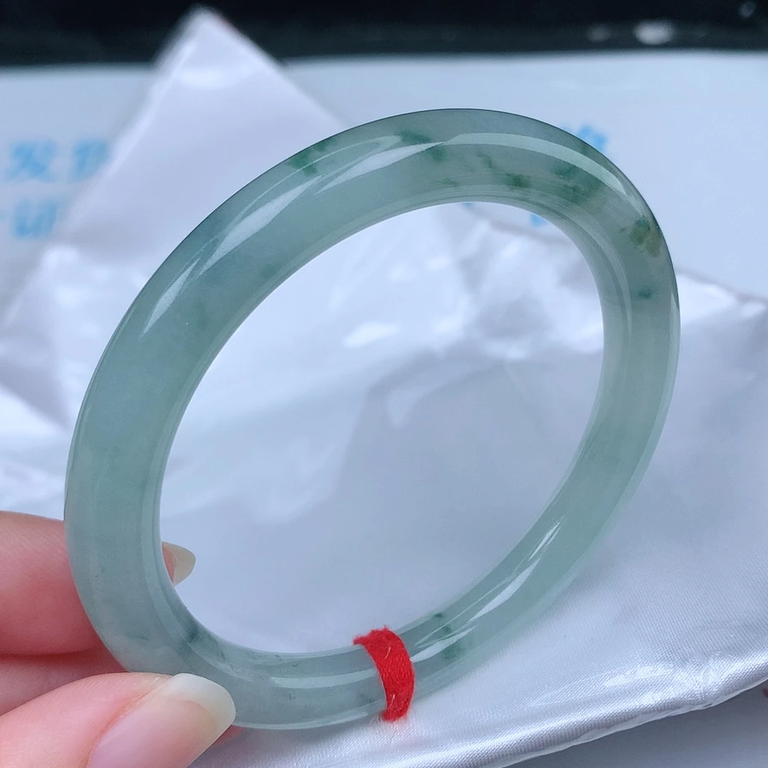 翡翠手镯（圆镯）未镶嵌天然