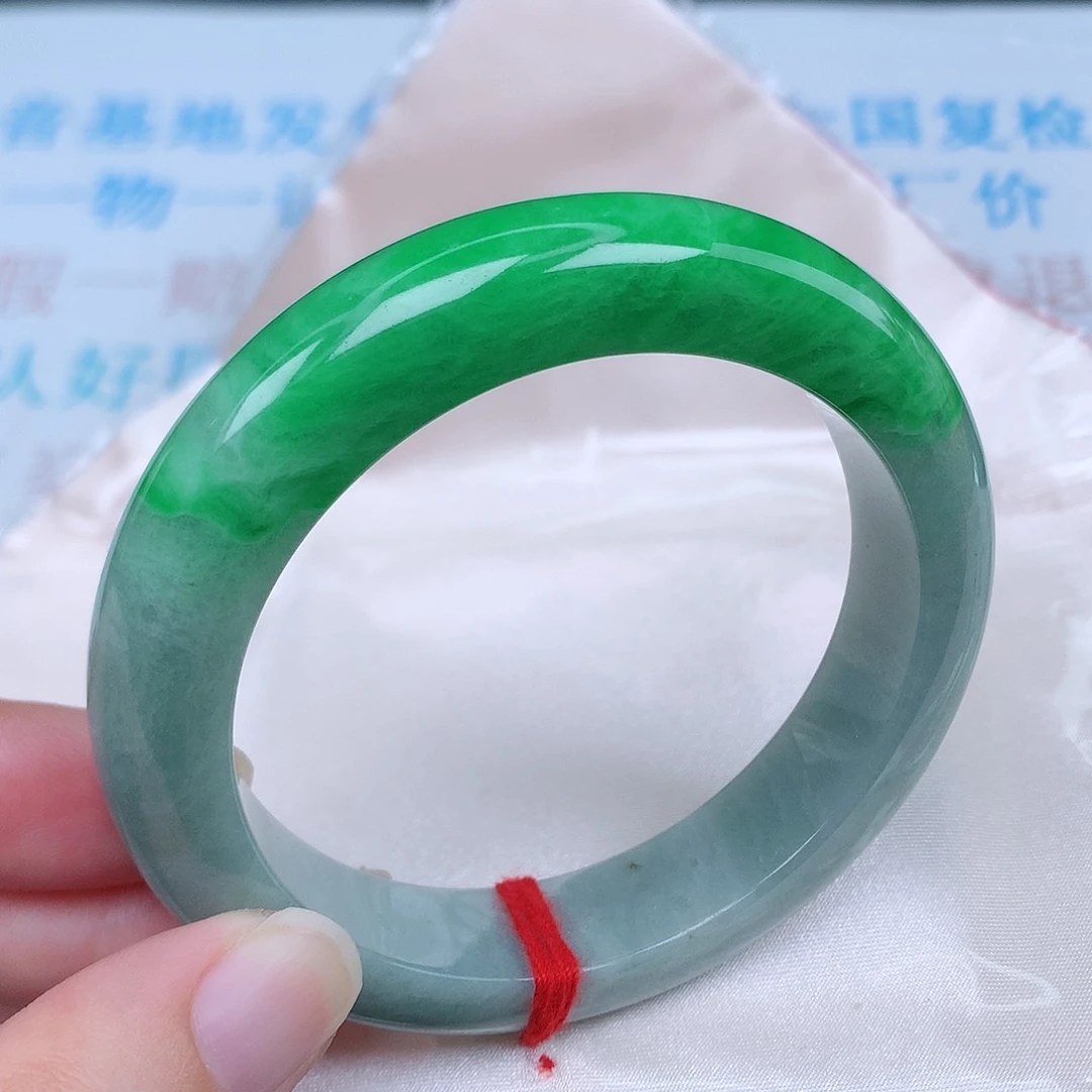 翡翠手镯未镶嵌天然