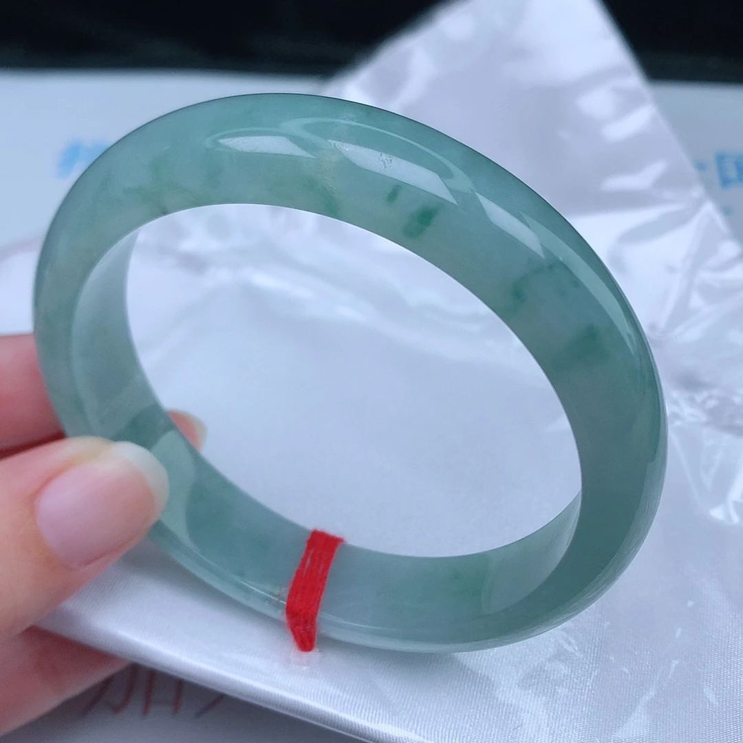 翡翠手镯未镶嵌天然