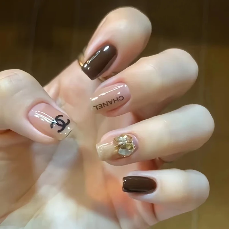 【短款】D264小香风穿戴甲2023爆款推荐显白咖色纯欲风简约美甲贴