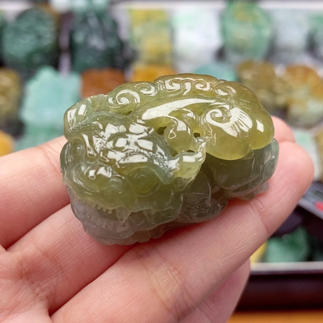 翡翠颈饰未镶嵌翡翠