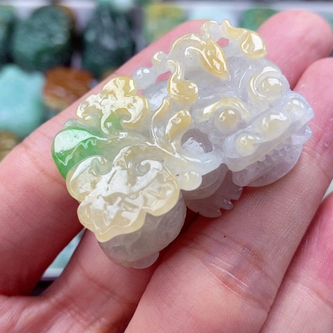 翡翠颈饰未镶嵌翡翠