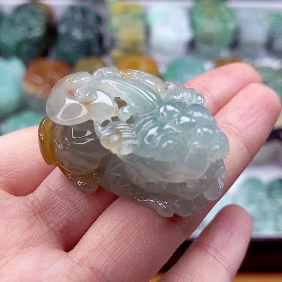 翡翠颈饰未镶嵌翡翠