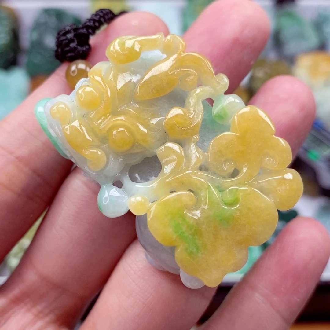 翡翠颈饰未镶嵌翡翠