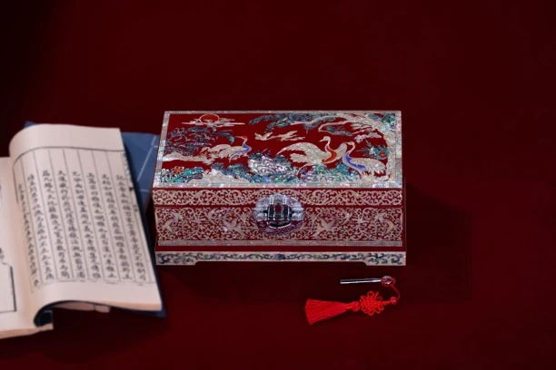 首饰盒/箱 非遗螺钿漆器盒中式实木手工首饰项链耳环收纳盒国风