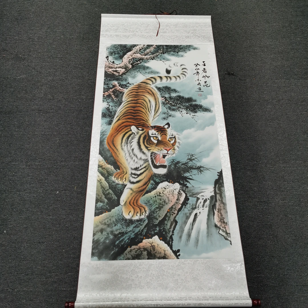 竖版装饰画动物下山虎