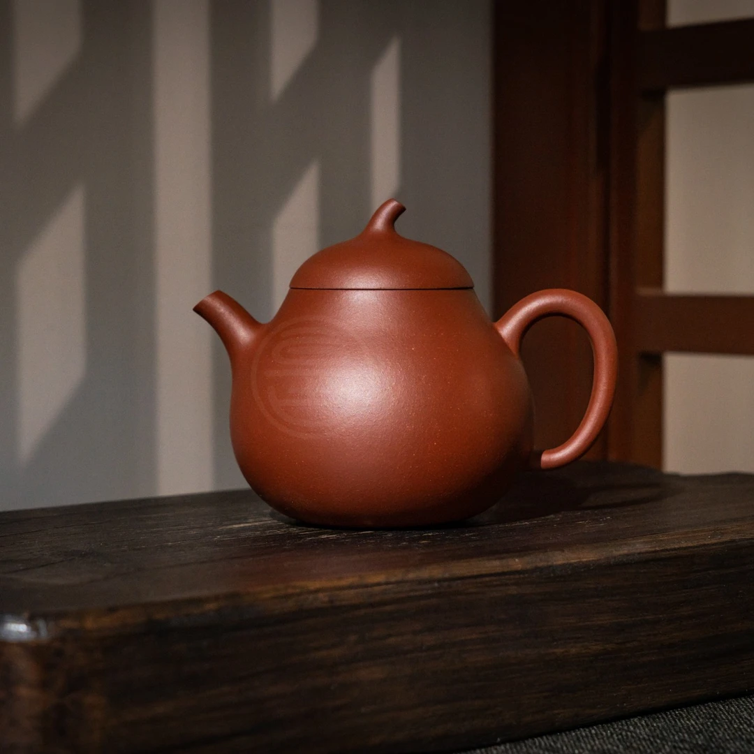 【亘古】《茄瓜》精工半手 清水泥 160cc 手工紫砂茶壶