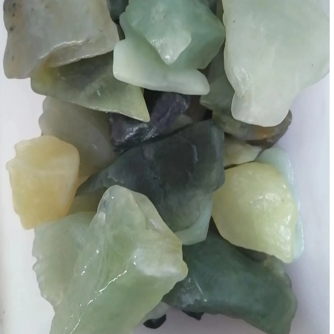 岫玉鱼缸石花盆石风景石多样性随机发货一袋