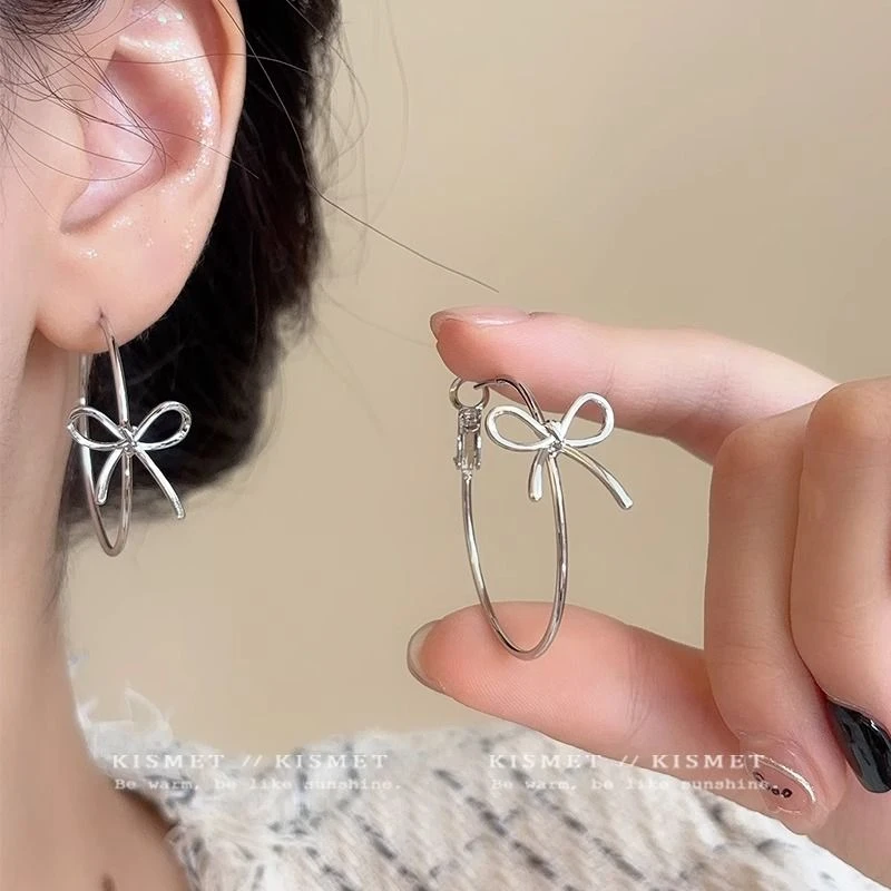 修饰脸型~蝴蝶结耳环夸张圈圈耳饰2024新款独特小众日常百搭耳圈