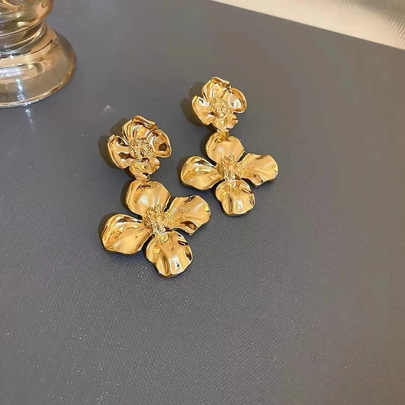 高级感金属冷淡风花朵耳钉欧美夸张设计感轻奢耳饰