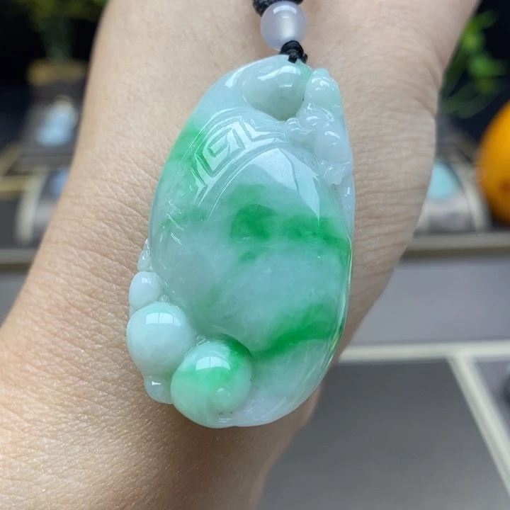 翡翠颈饰未镶嵌吊坠