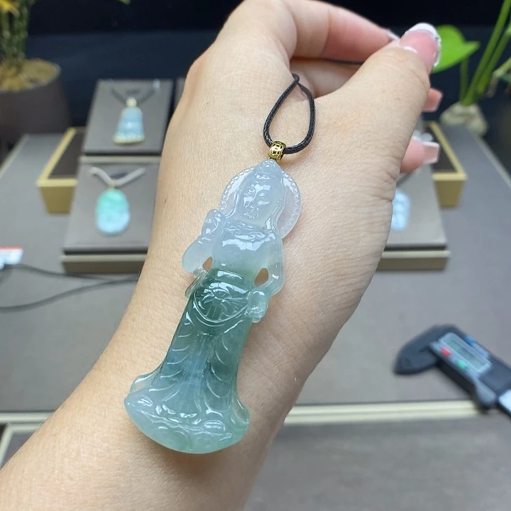 翡翠颈饰18K金镶嵌吊坠