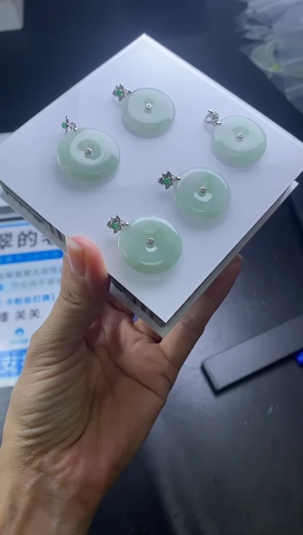 【闪购商品】翡翠挂件银S925镶嵌平安扣多样性发一件F619019