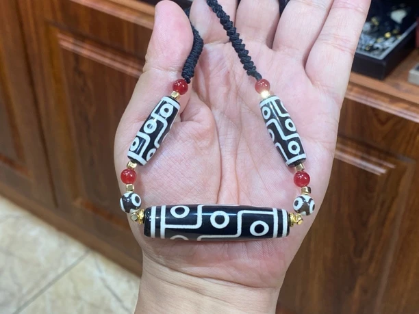 黑金九眼珠珠玛瑙尺寸58/13