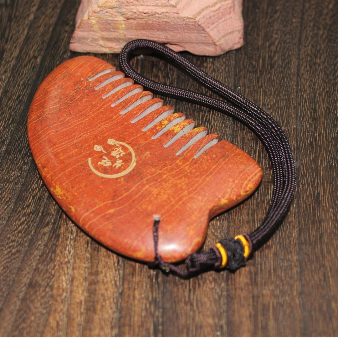 泗滨红砭石梳子头部刮板按摩梳头梳经络心形梳全身通用