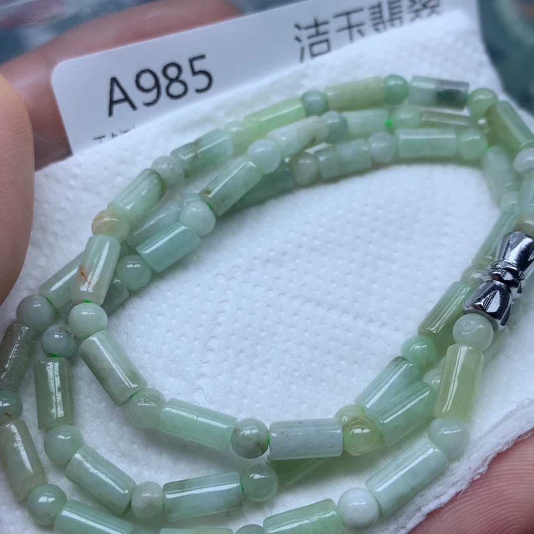 翡翠颈饰未镶嵌翡翠