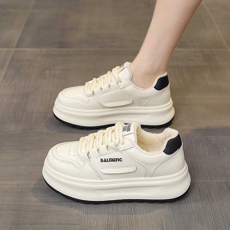 时尚休闲鞋穿出不一样的运动心情37362024年秋季3938