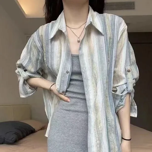 日系条纹防晒衬衫外套女夏季2024薄款洋气法式长袖上衣设计感衬衣