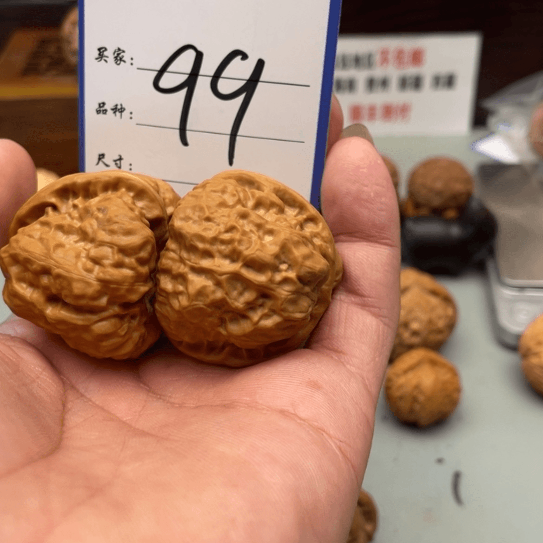【闪购商品】桃核吊坠青*
