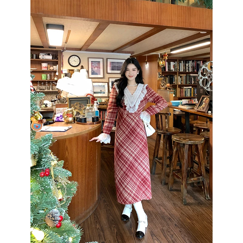 【新年快乐】多多2023冬季新款遮胯V领花边袖口高腰格子裙连衣裙女