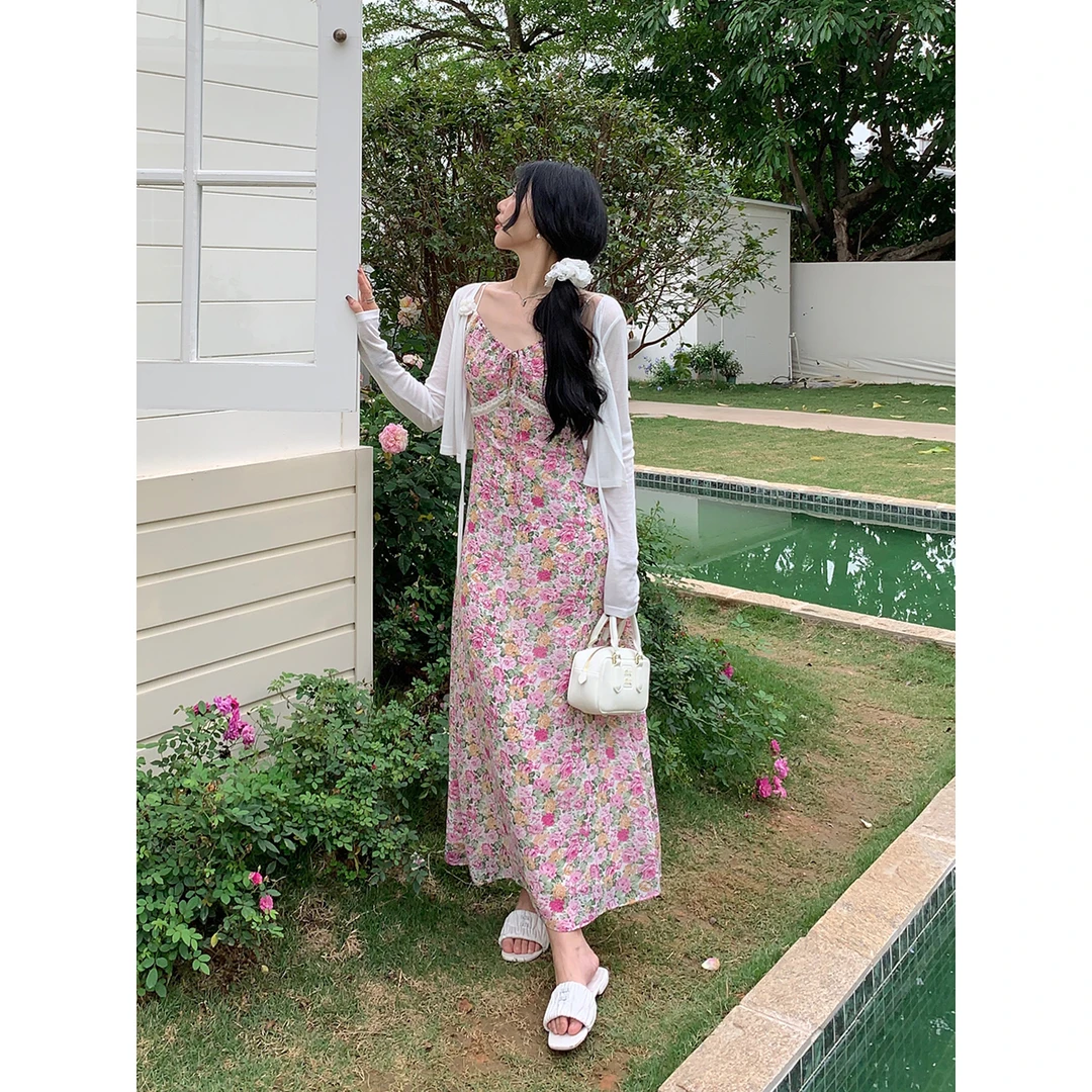 【花海】多多2024春季新款甜美度假风气质显瘦遮胯碎花吊带连衣裙女