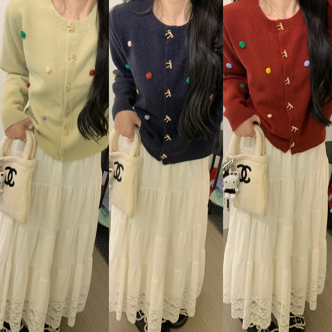 【俏皮甜心】多多2024秋冬新款蝴蝶结纽扣盘花设计感长袖毛衣开衫女