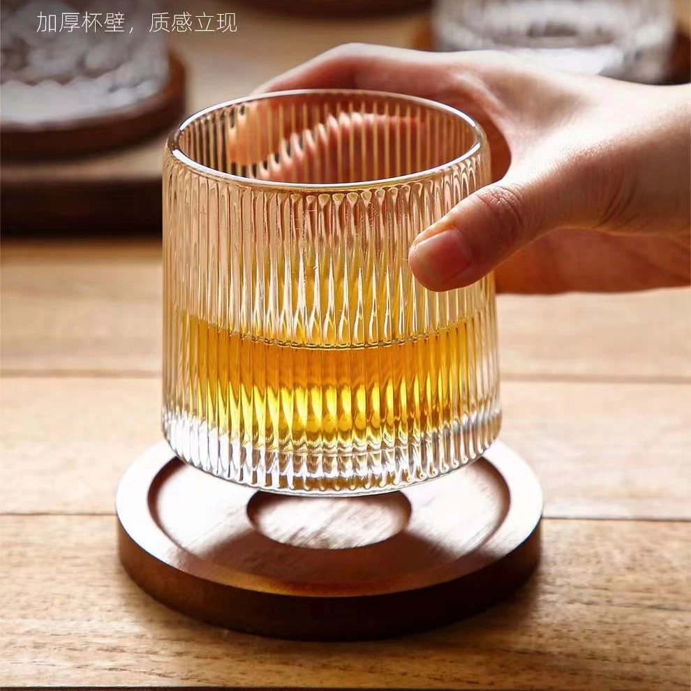 摇摇杯不倒翁酒杯转转杯洋酒ins风玻璃杯旋转洋酒杯就被带杯垫