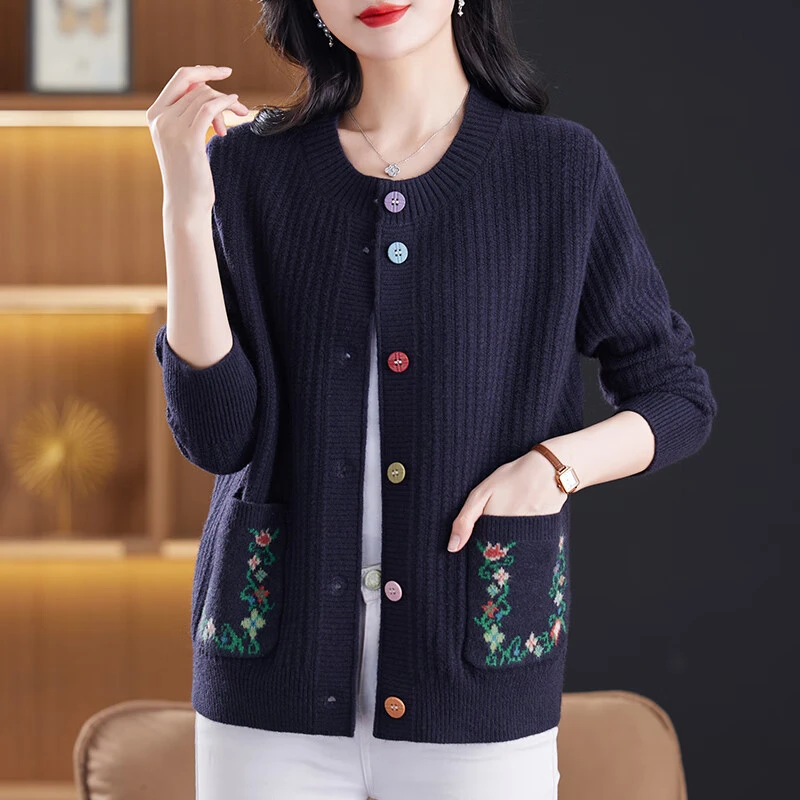 2025新款春秋季秋冬女装中年女士针织衫妈妈宽松洋气毛衣外套大码