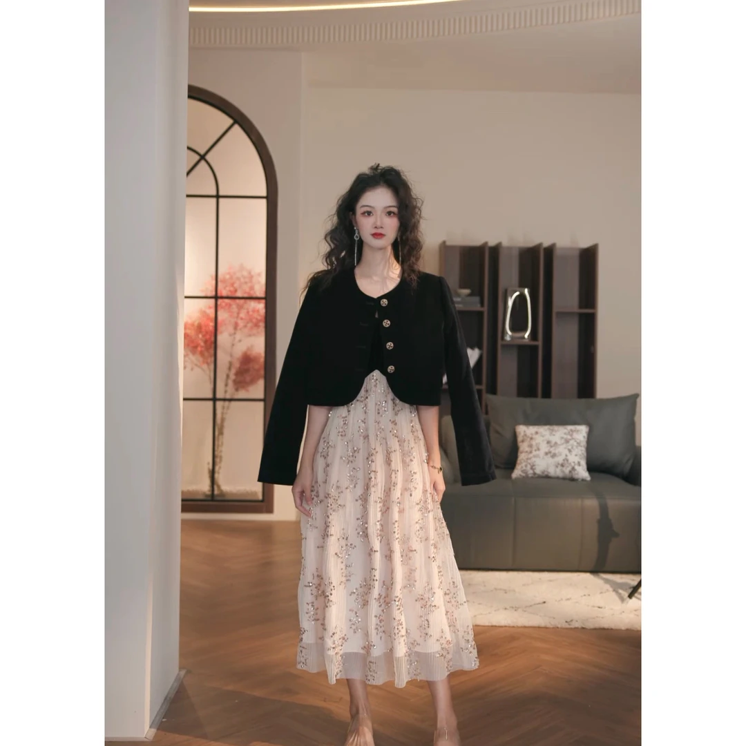 依漾自制-【云柔漫步】2024秋冬新款显瘦收腰设计感连衣裙- B0111K