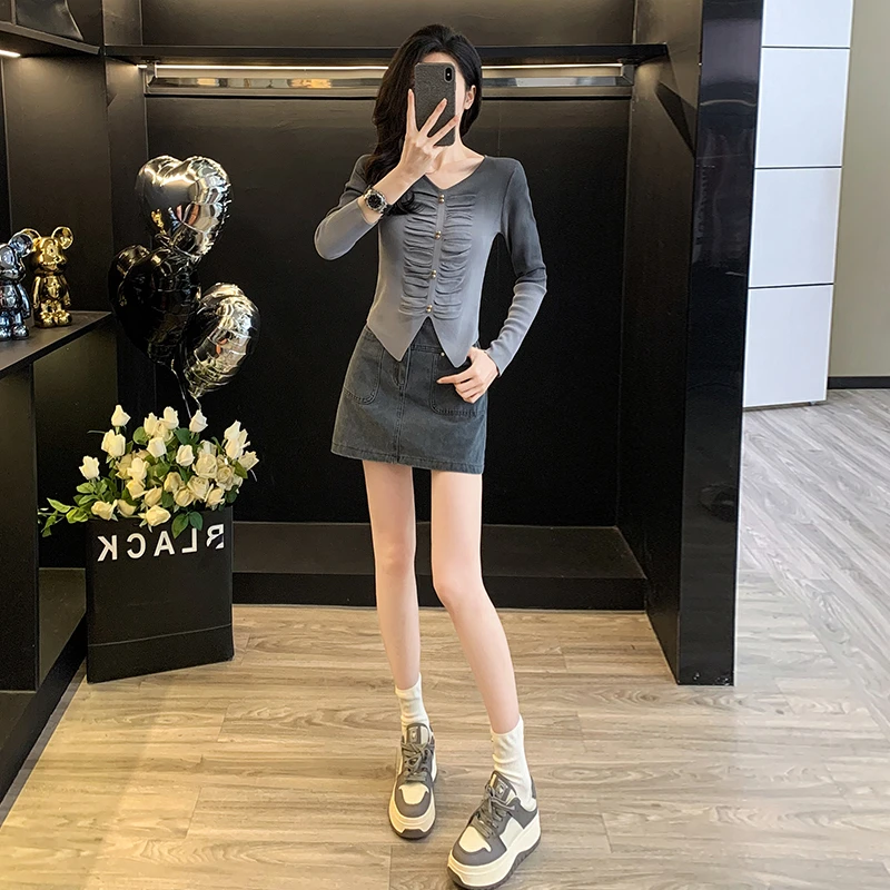 高级感时尚休闲运动套装女春秋2024新款小个子减龄针织上衣短裙