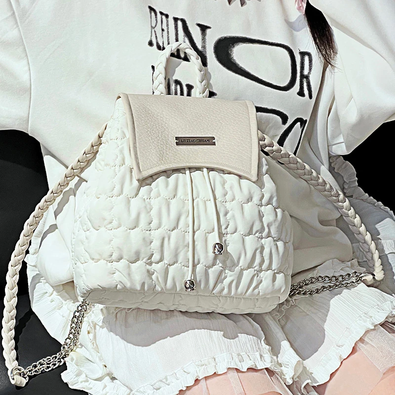 路小船原创2023新款包包可爱书包女大学生束口袋抽绳双肩包链条包