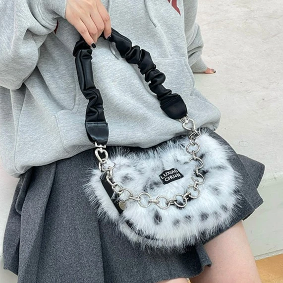 路小船原创y2k千禧辣妹豹纹饺子包链条休闲毛绒单肩包斜挎腋下包