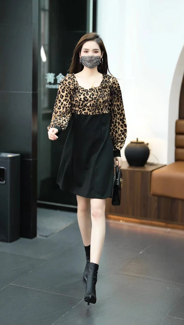 新款收腰豹纹方领高弹韩版连衣裙宽松连衣裙显瘦拼接长袖法式