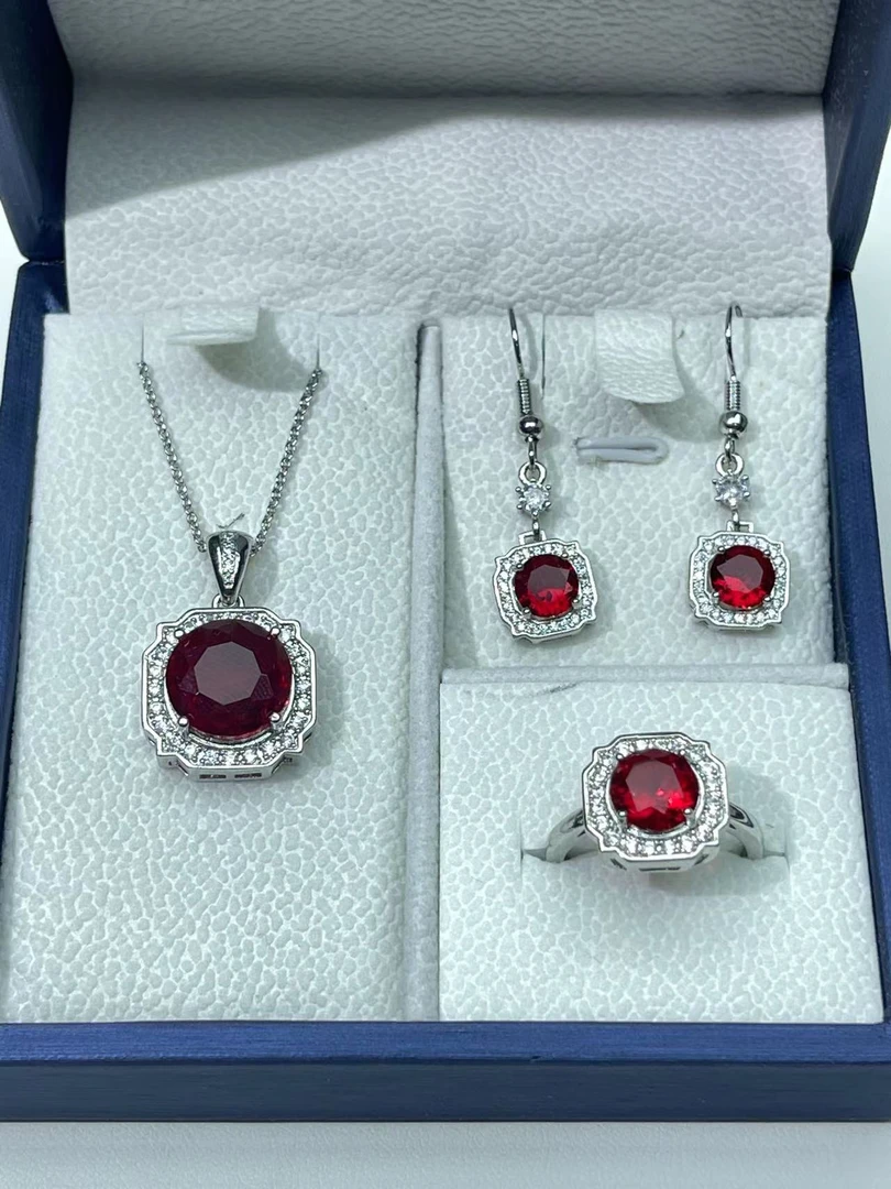 【粉丝专属】 收藏级气质时尚满钻吊坠套盒多样性发货tdy2521