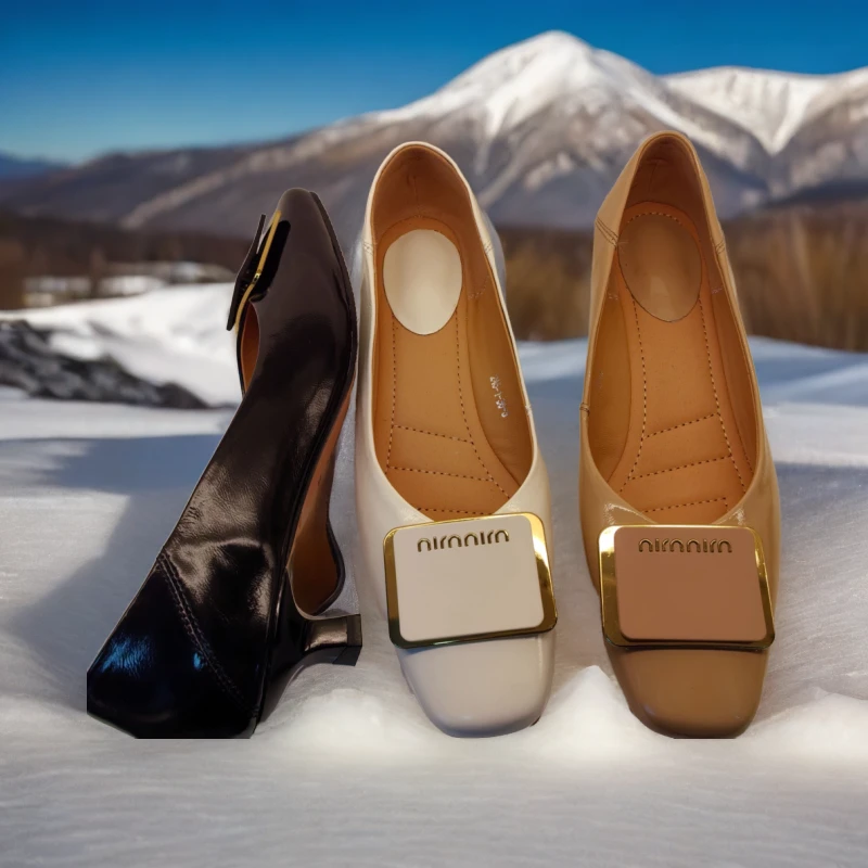 歌仑贝尔2024年春季单鞋，头层牛皮，金属扣饰气质时尚百搭女士软底