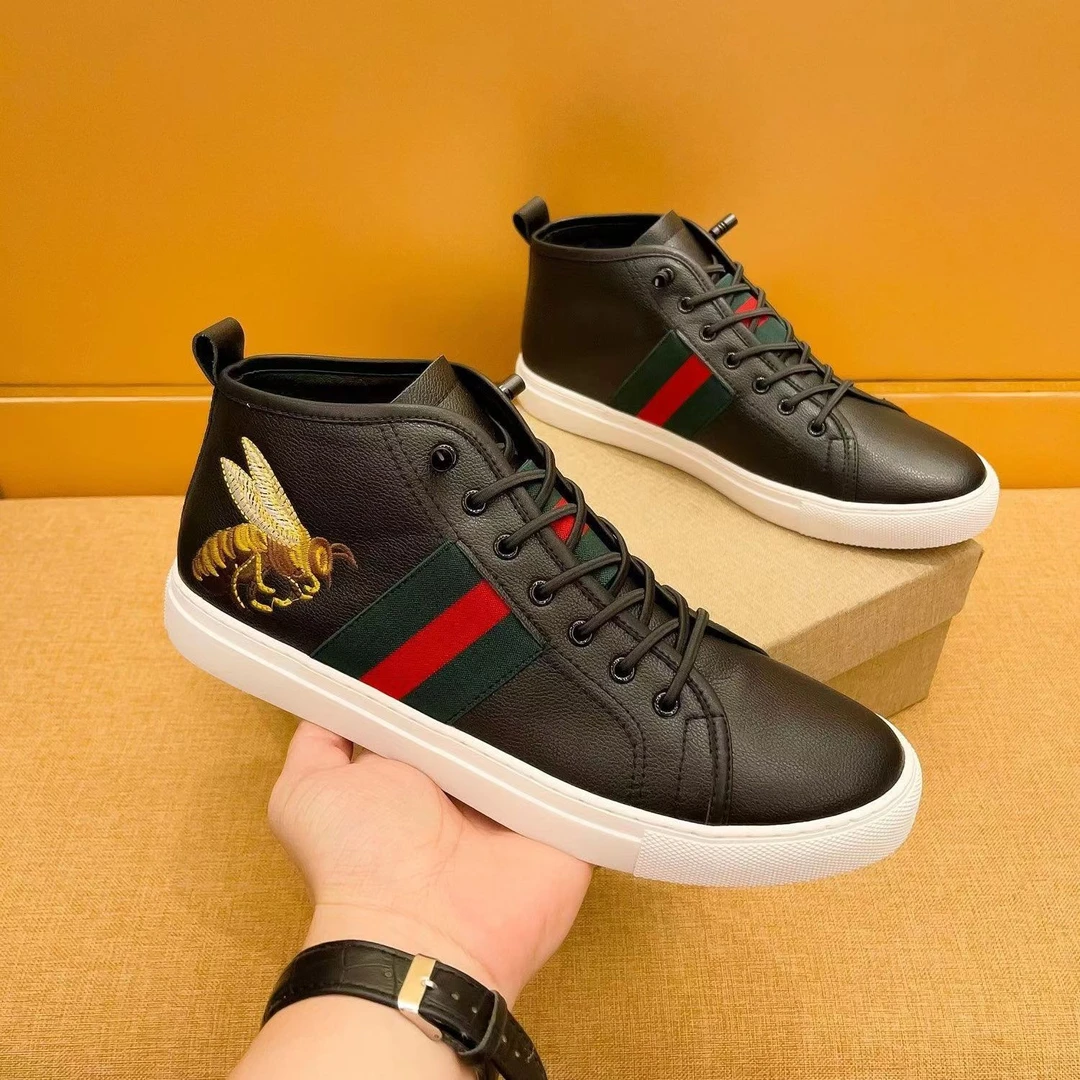 欧洲站新款舒适小蜜蜂高帮鞋百搭秋冬男鞋韩版男士耐磨休闲鞋板鞋