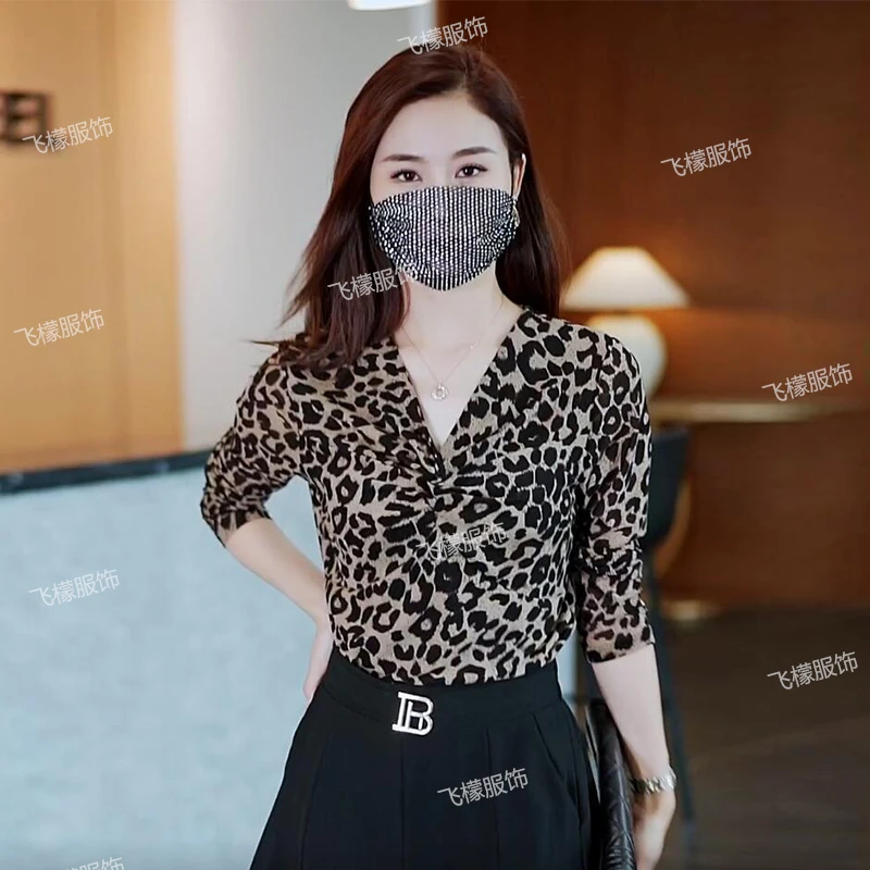 2025春季新款洋气时尚百搭长袖女士小衫豹纹印花修身气质显瘦上衣