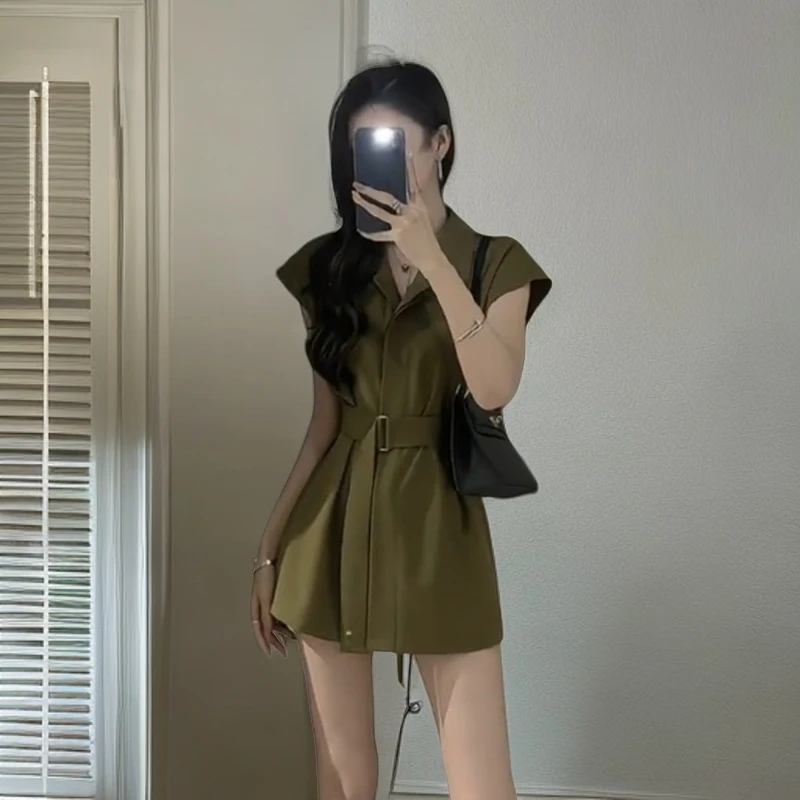 夏季设计感气质收腰显瘦系带无袖V领上衣遮肉短裤韩版两件套套装