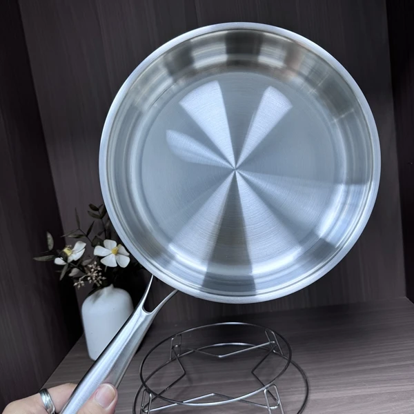 无涂层316不锈钢不沾锅家用平底煎锅电磁炉燃气灶专用通锅具