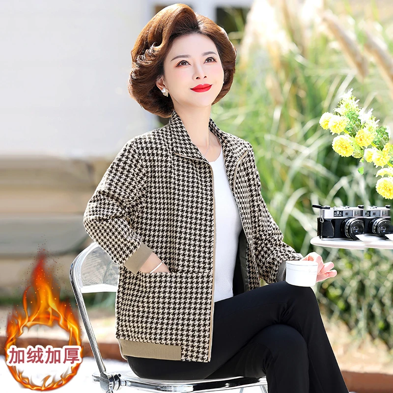 中老年妈妈宽松千鸟格子加绒加厚保暖短外套女秋冬装百搭夹克上衣