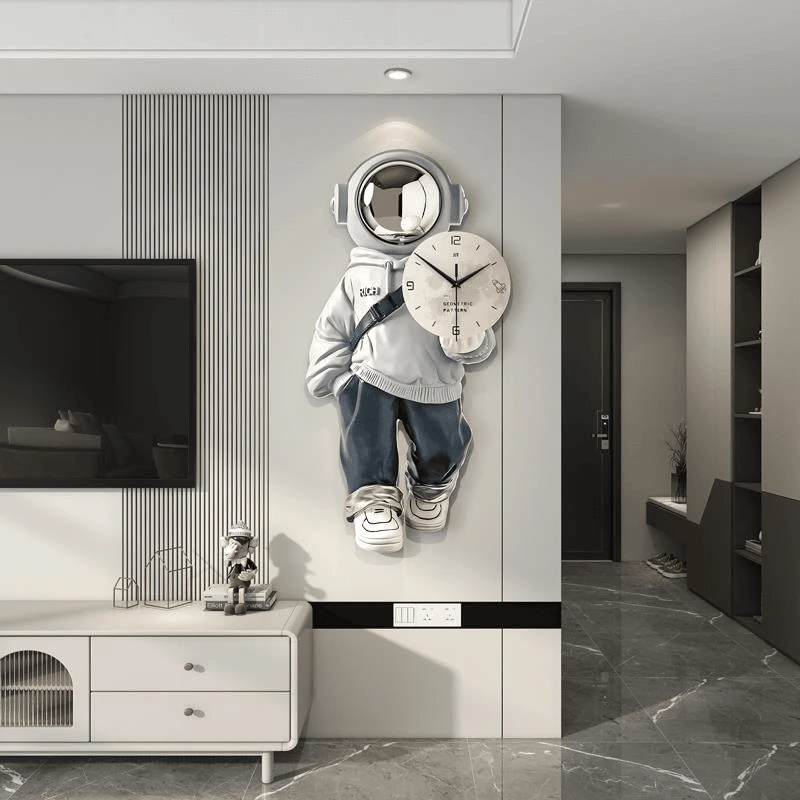 太空人餐厅背景墙挂画网红时尚客厅简约静音个性大气挂墙家用钟表