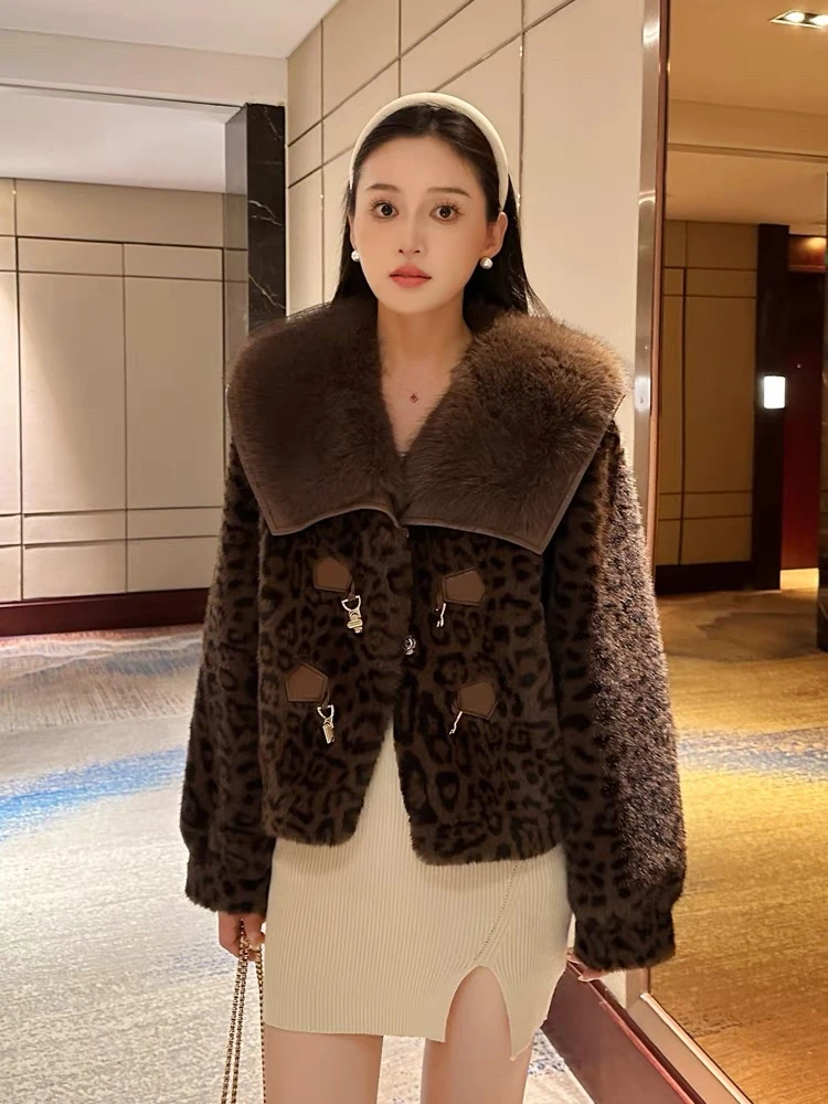 皮毛一体韩版时尚百搭气质洋气网红翻领毛领豹纹毛绒短款外套女