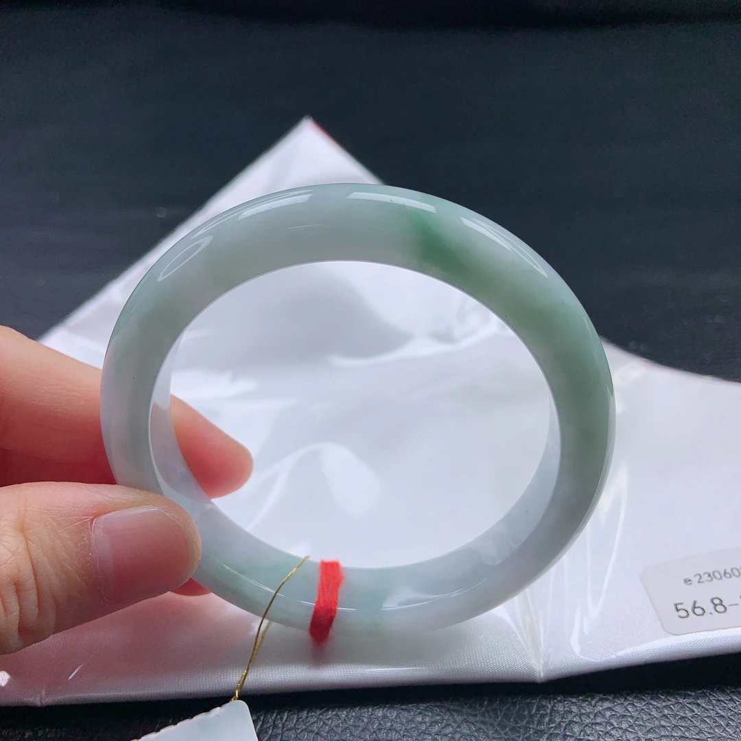 56➕圈细润飘绿翡翠宽边手镯缅甸天然a货浅绿女款平安镯