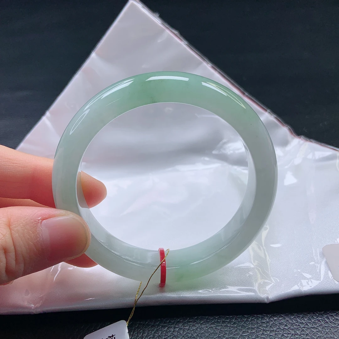 56➕圈冰种带绿清爽翡翠宽边手镯缅甸天然a货