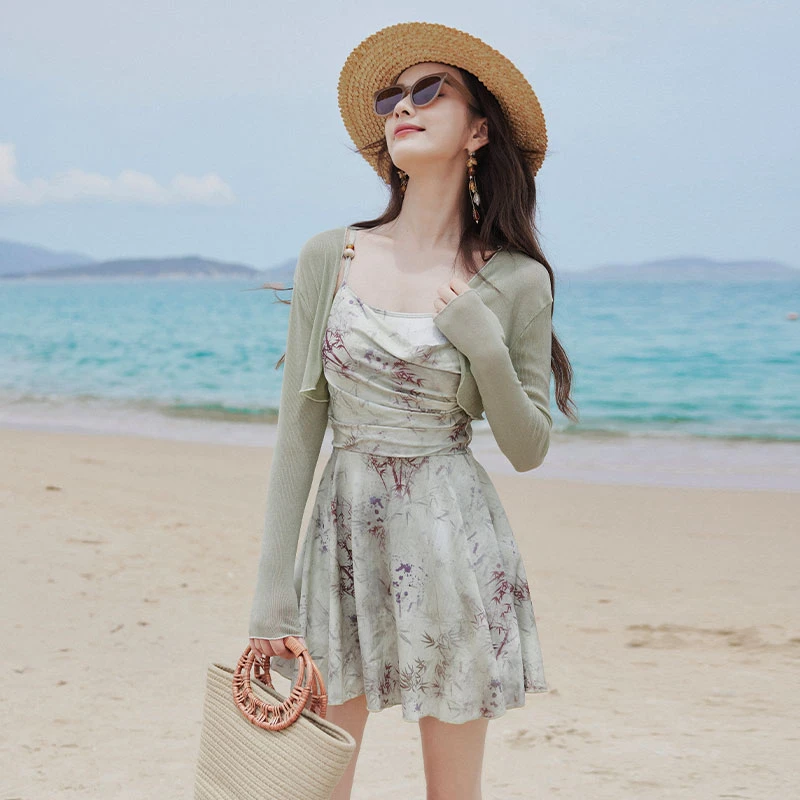 大码女连体泳装性感夏游泳男沙滩保守裙式长袖时尚情侣连体遮肉宽