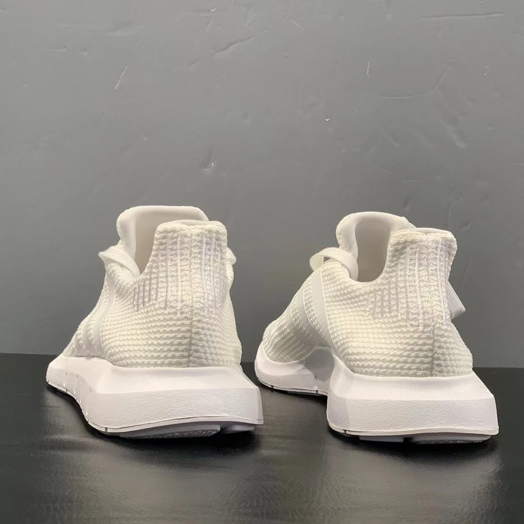 Adidas/阿迪达斯男鞋Swift Run轻便耐磨防滑跑步鞋 小白鞋 B37725